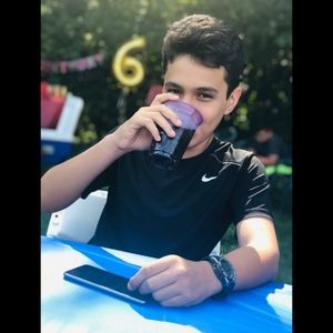 Meet your Posher, Héctor